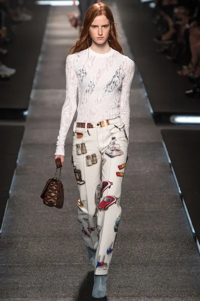 Look 12